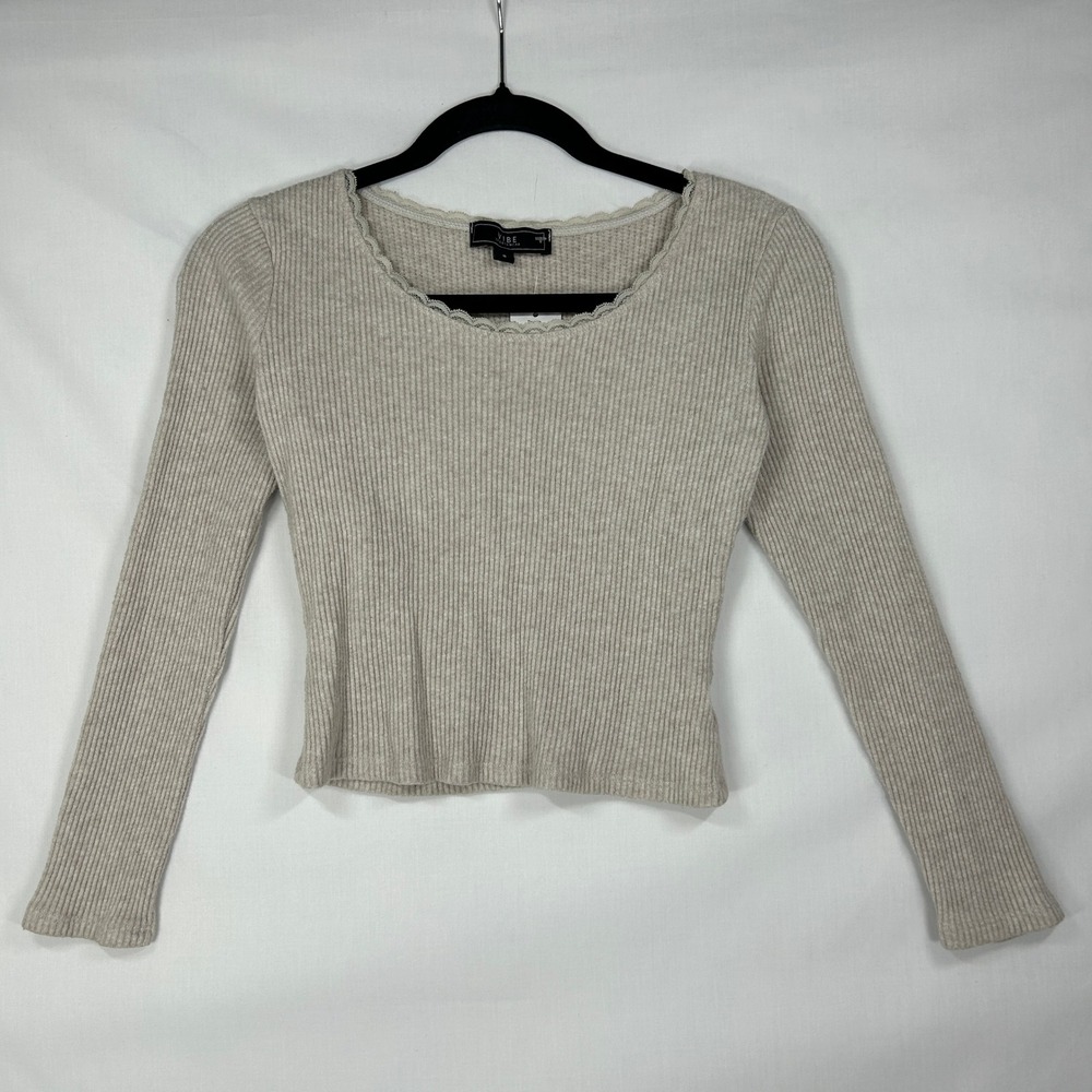 Vibe Sportswear Oatmeal Beige Ribbed Knit Lace Trim Long Sleeve Top – Small
